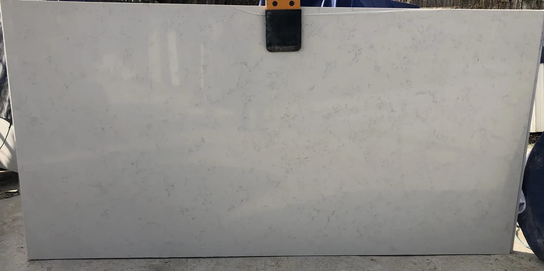 iStone Carrara Bianco