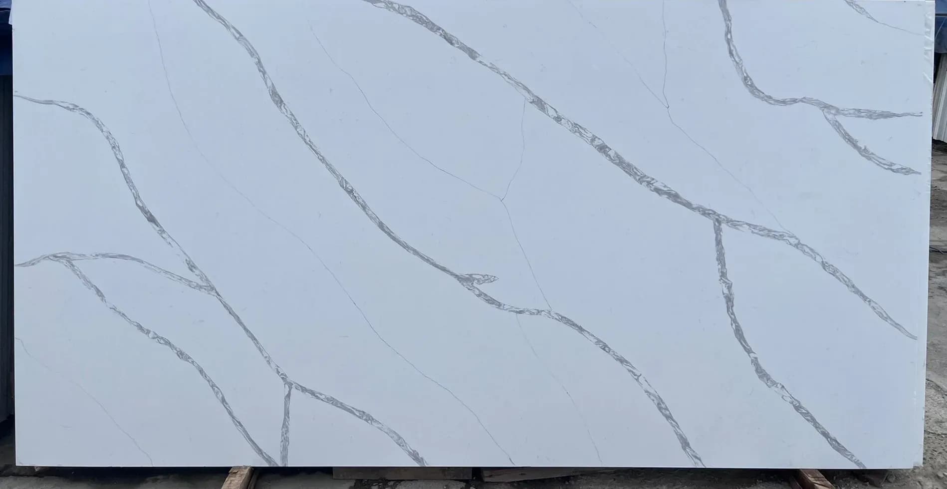 iStone River White