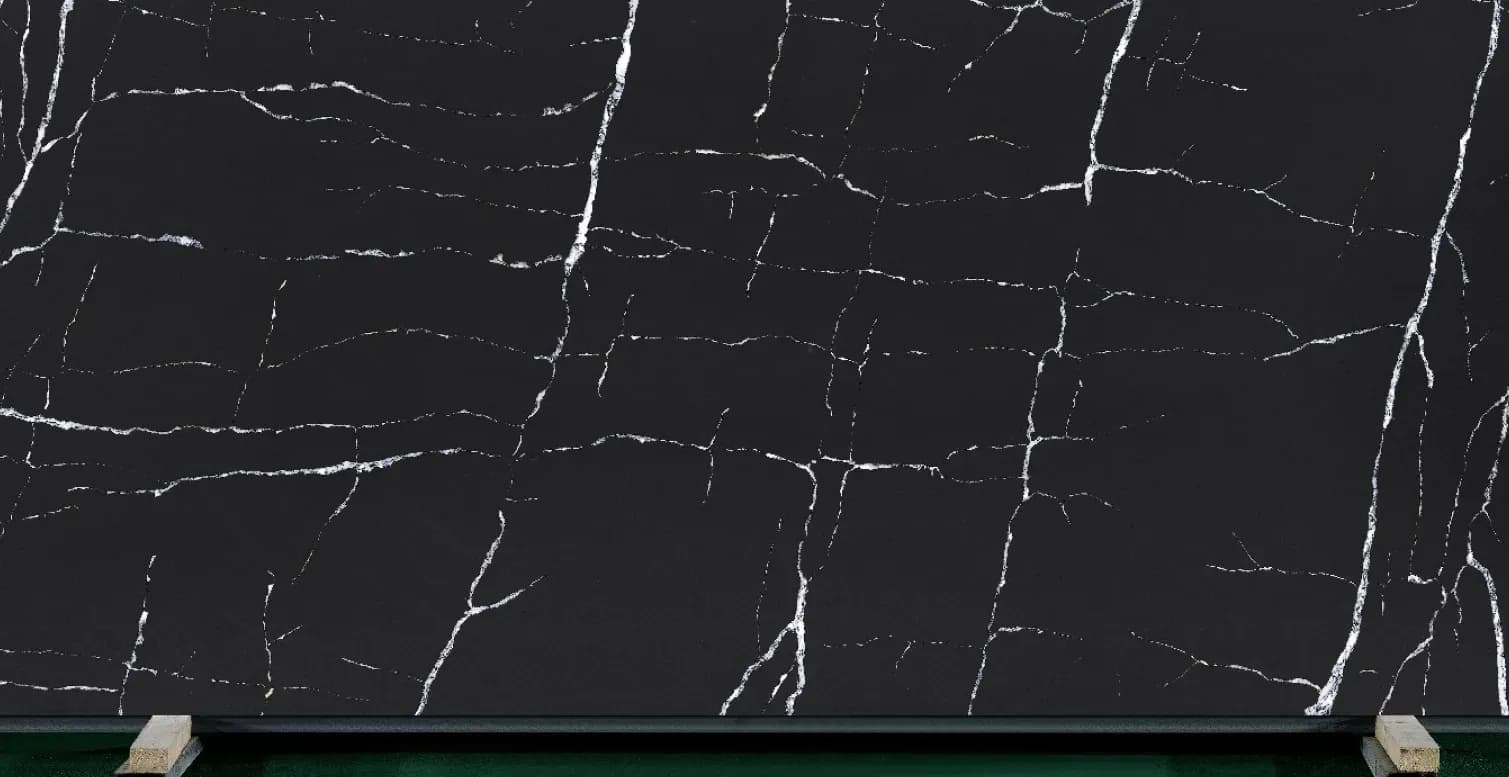 iStone Noir St Laurent